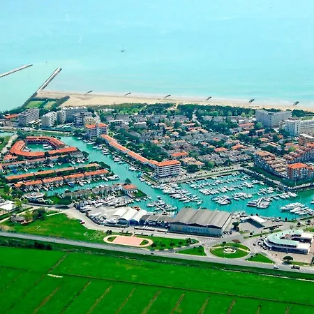 Luminous Flat With Terrace 250m From The Sea *