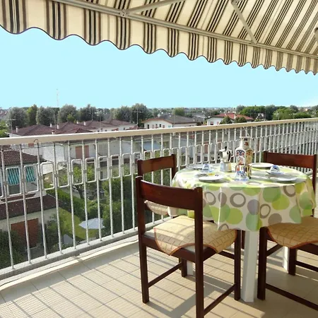 Luminous Flat With Terrace 250m From The Sea